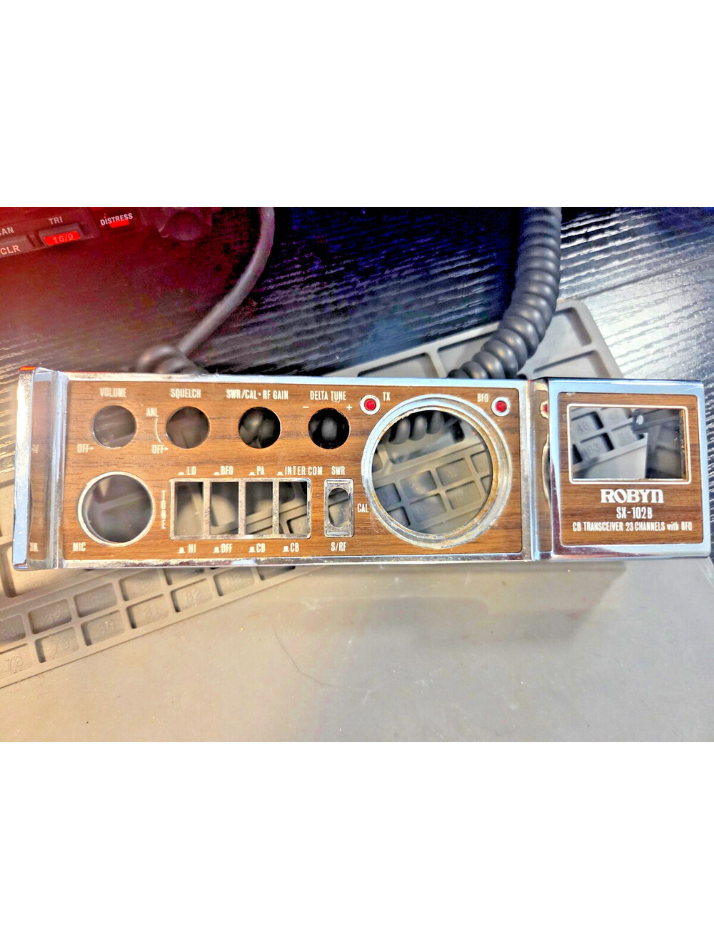 VERY NICE FACEPLATE - NO BLEMISHES - FOR ROBYN SX-102B MOBILE CB RADIO